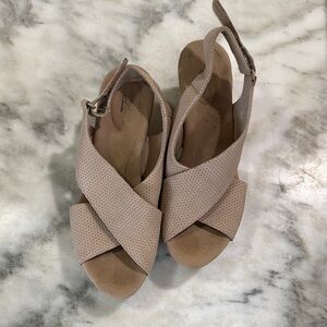 Clark’s Women's Tan Sandals